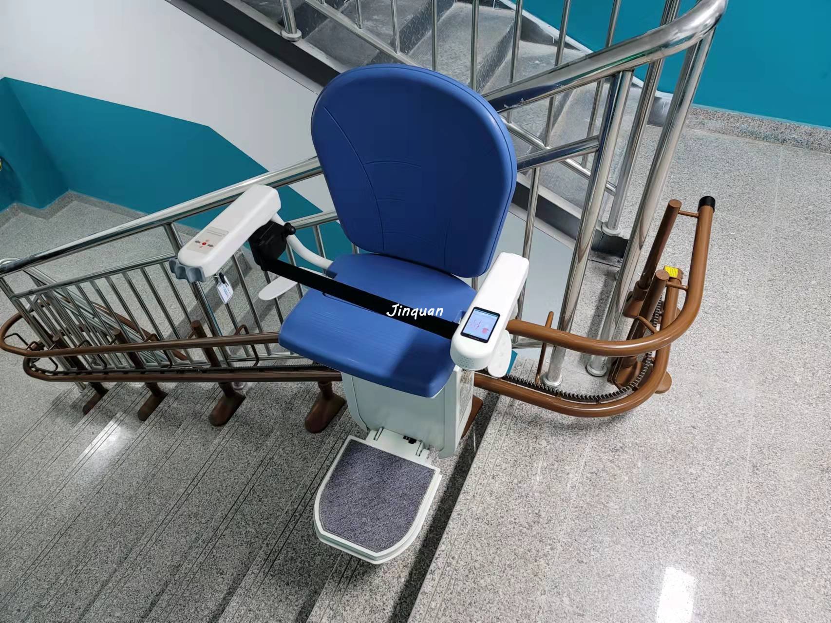 <b>濟南斜掛座椅電梯</b>